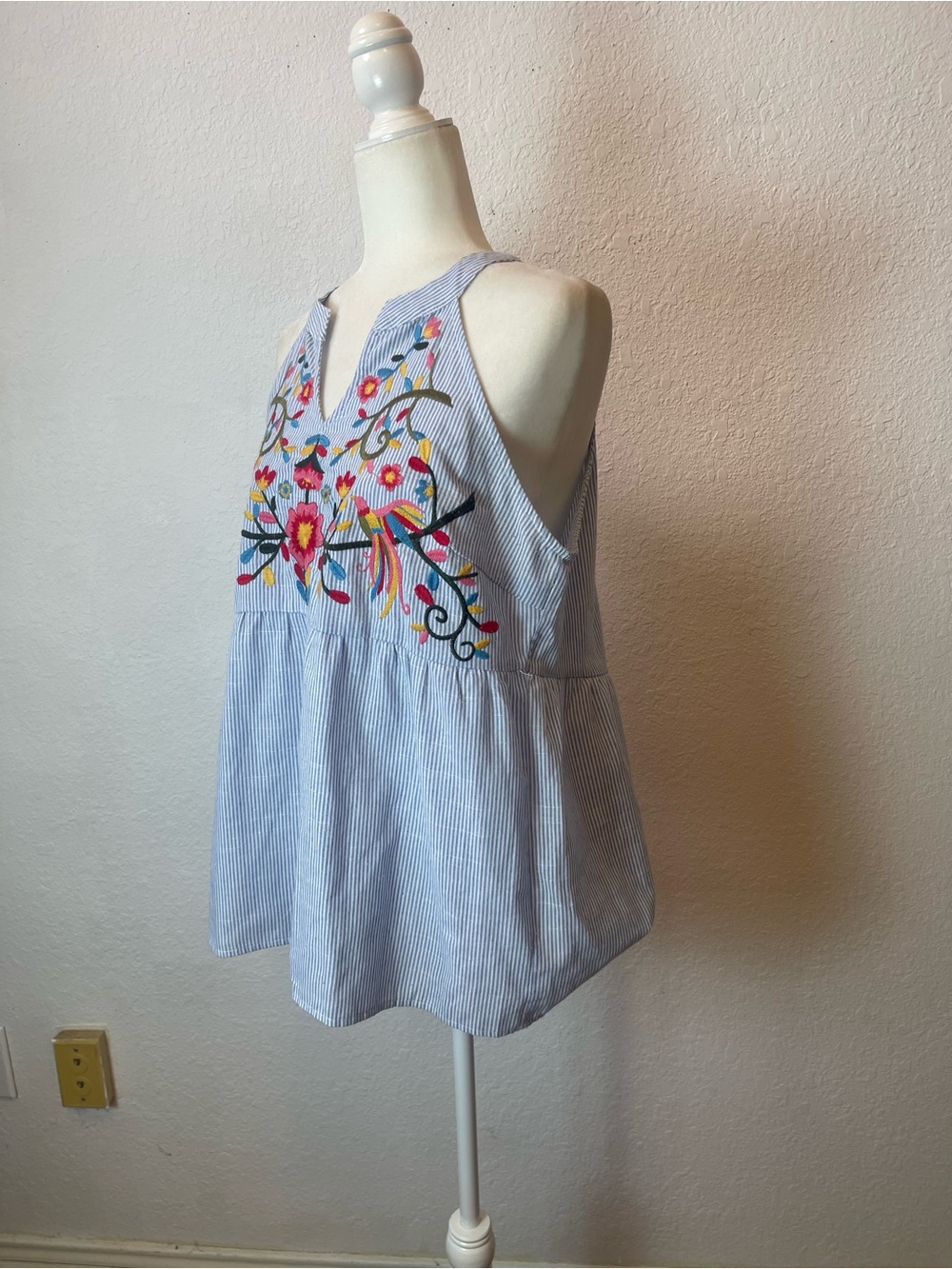Savanna Jane Striped Embroidered Halter
Babydoll Top size L - Picture 2 of 7